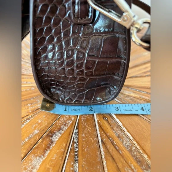 Used Zara Small Elegant Chocolate Brown Crocodile-Embossed Faux Leather Handbag - Picture 2 of 15